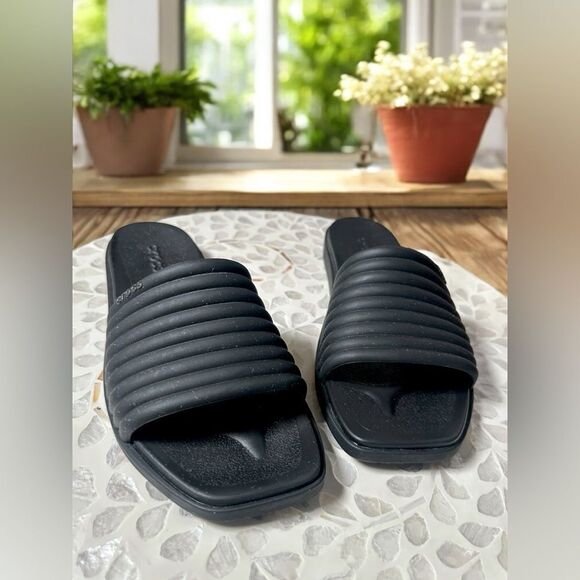 CROCS Women's Miami Slip On Slides Sandals - Picture 6 of 14